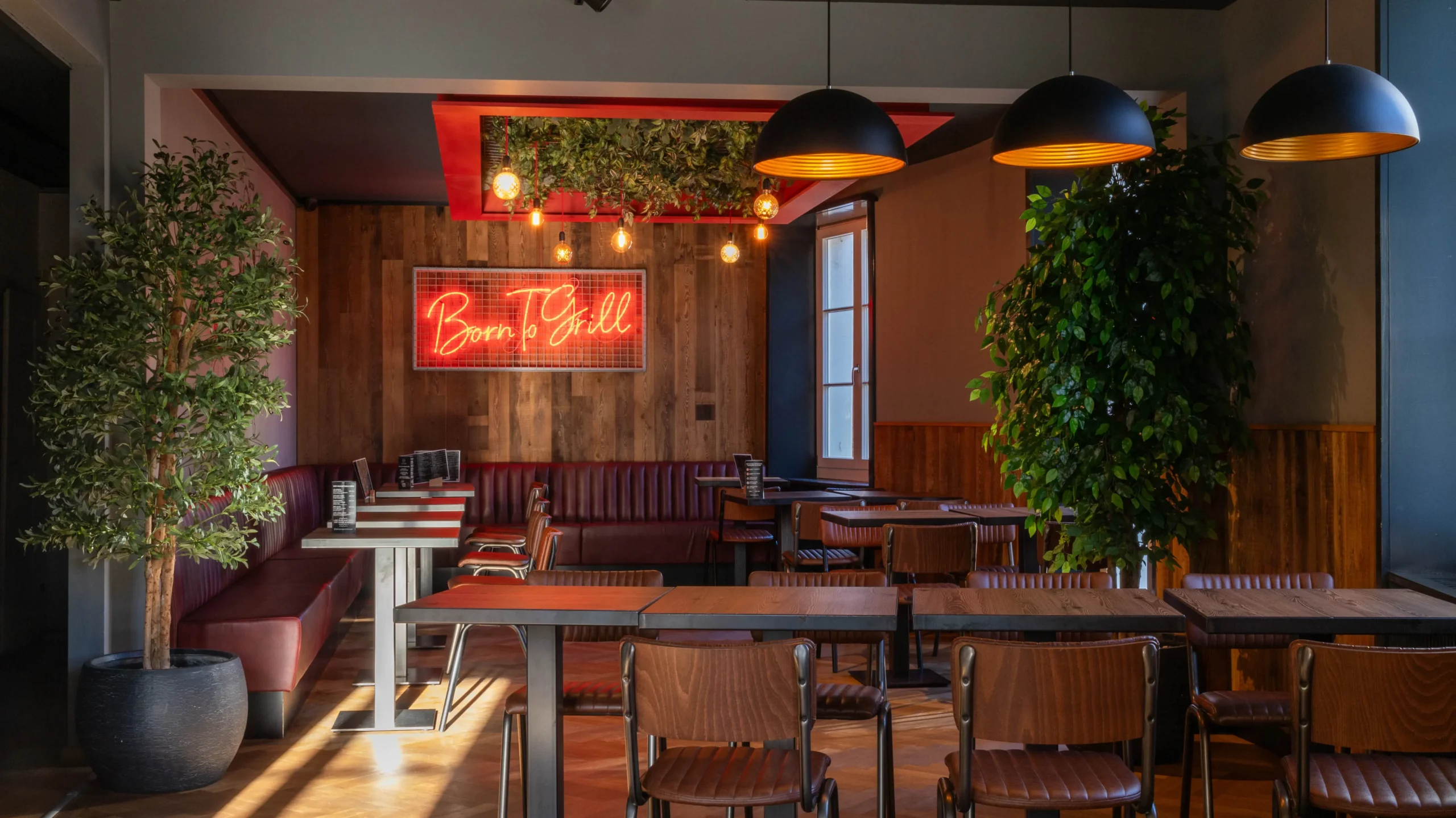 HOLY COW! GOURMET BURGER CO.